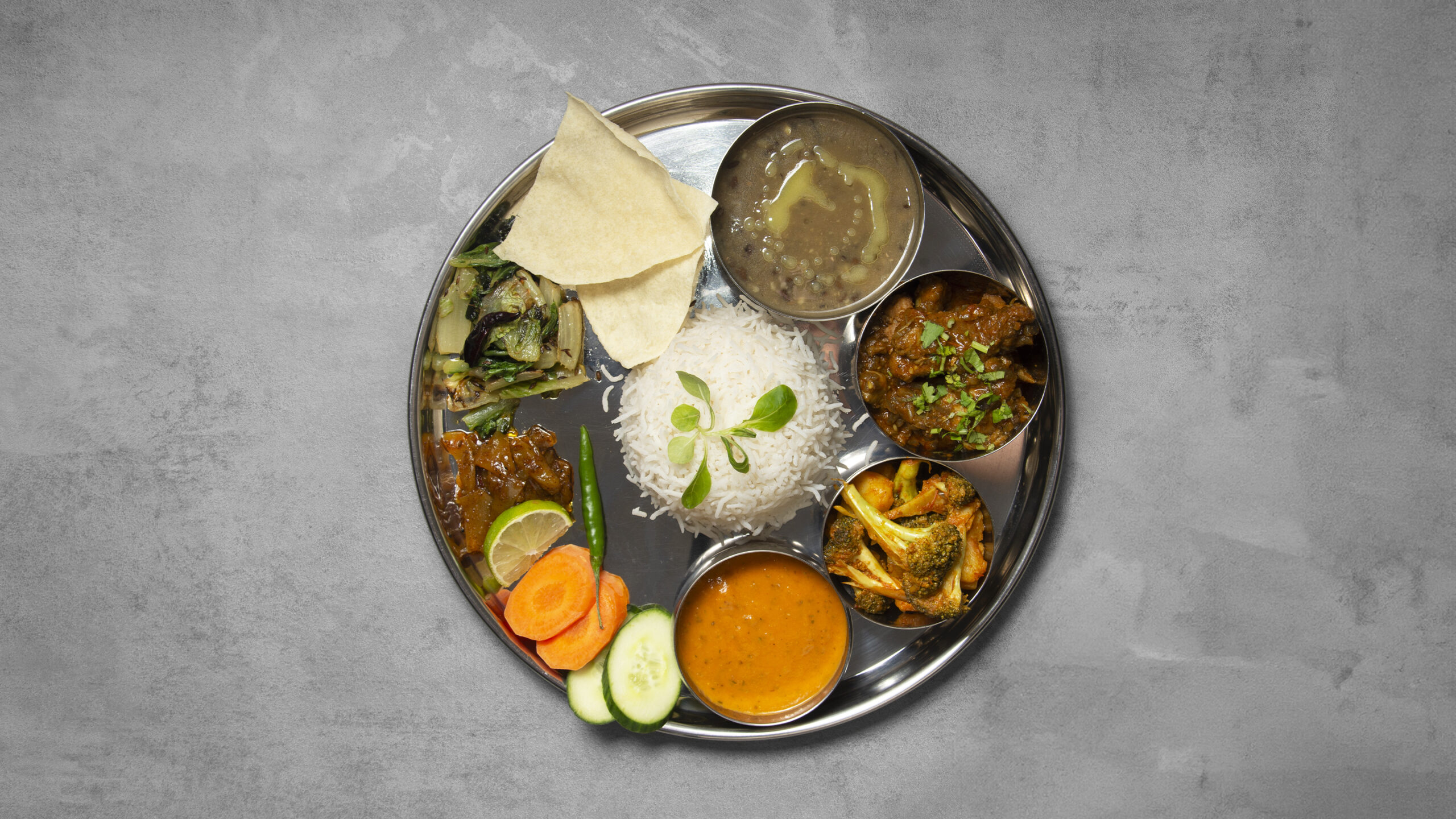 9. CHICKEN THALI
