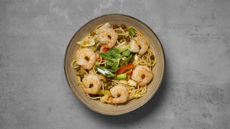 Shrimp thukpa